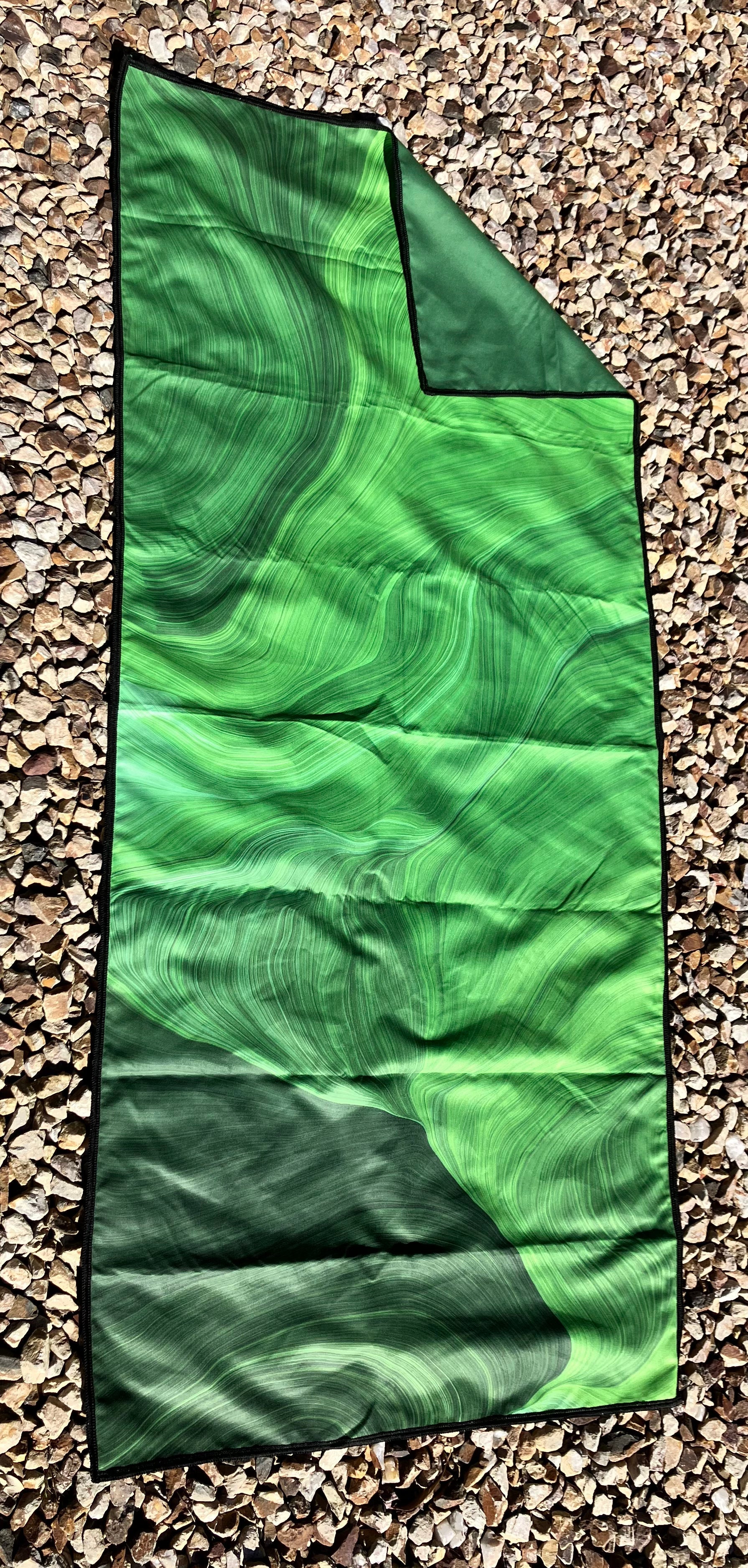 THE BIG APPLE MICROLUXE ACTIVE TOWEL