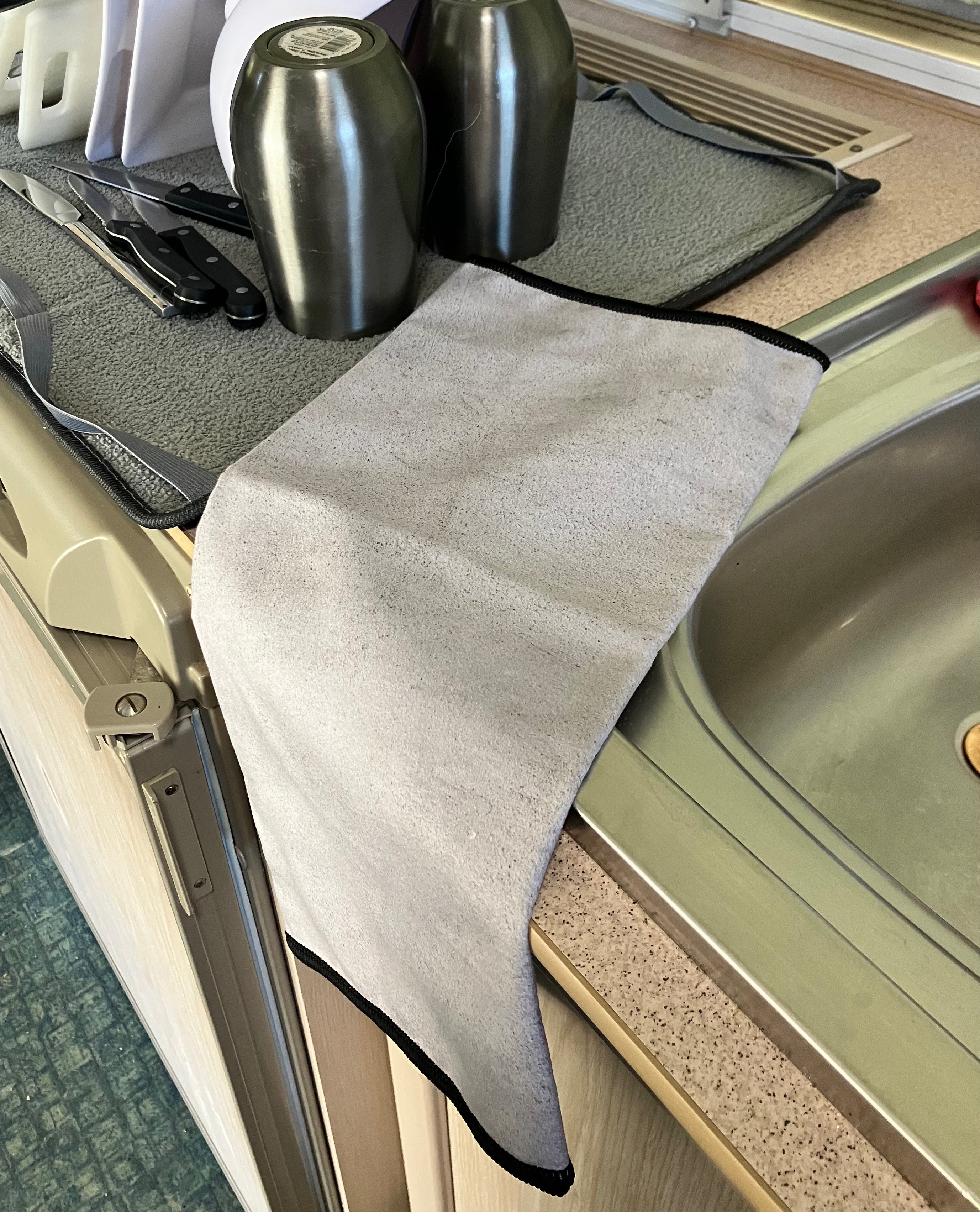 GIRRAWEEN ANTIBACTERIAL TEA TOWEL