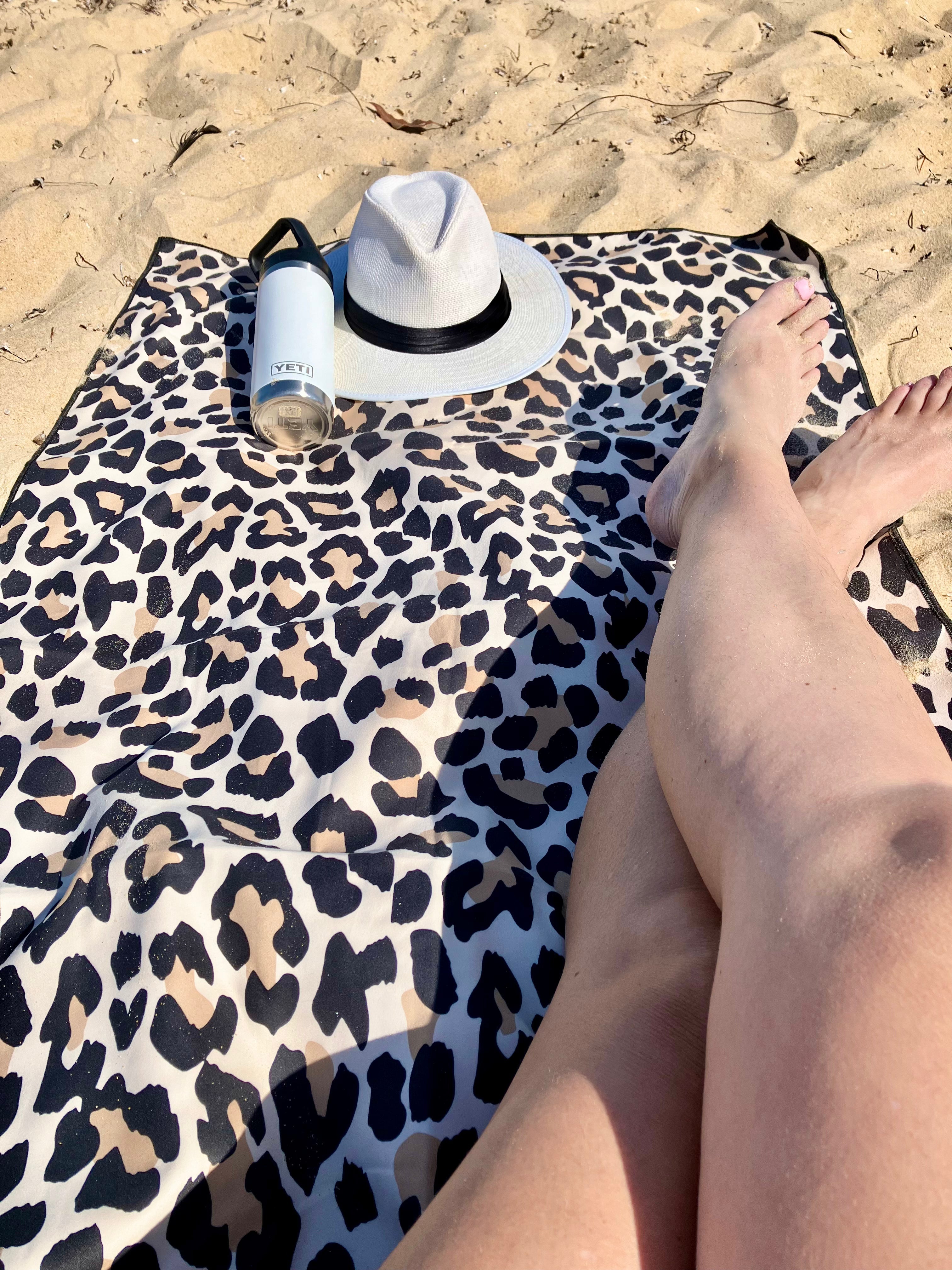 WALL ST LIFESTYLE TOWEL