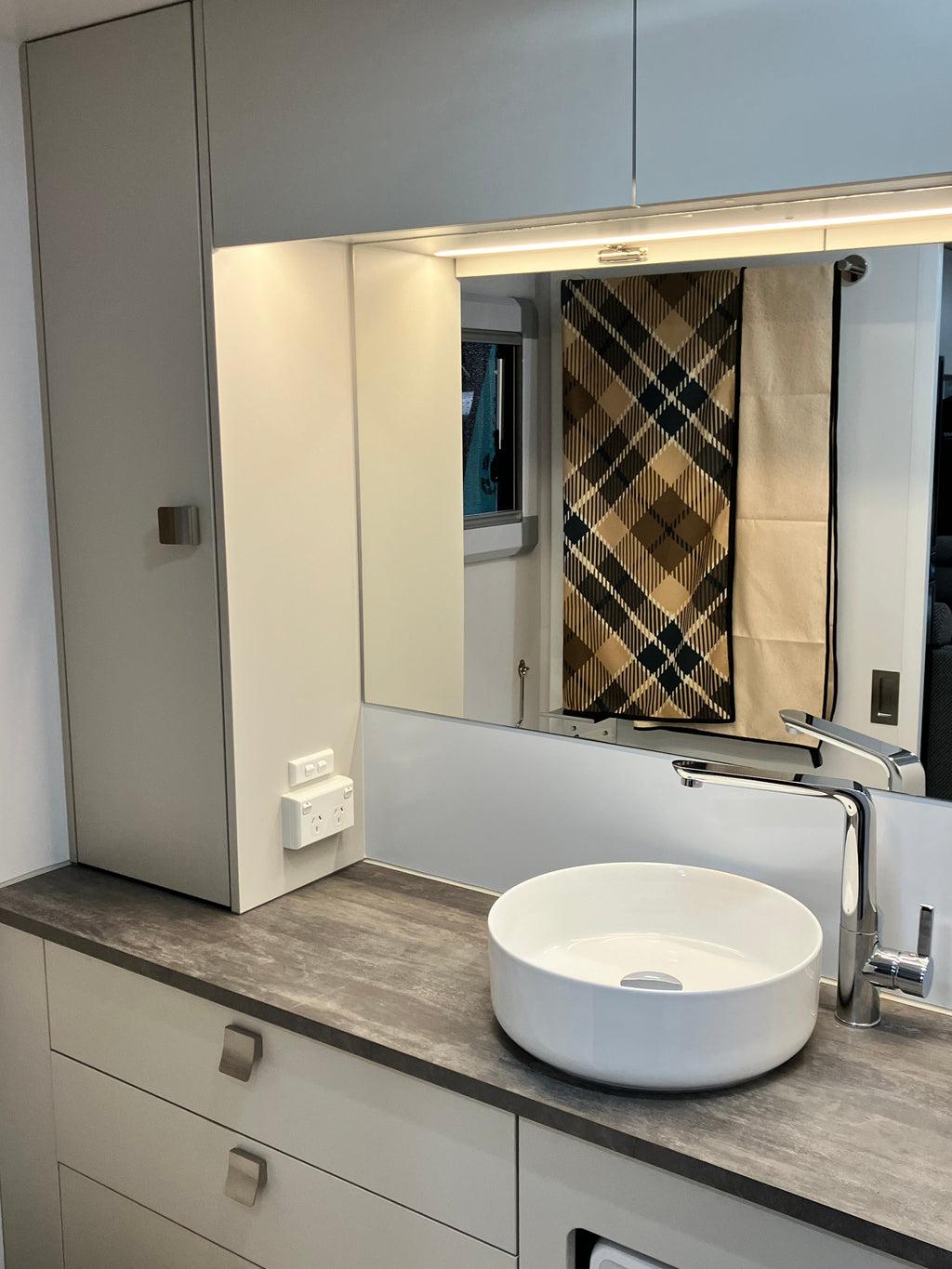 WHITEHAVEN LIFESTYLE TOWEL